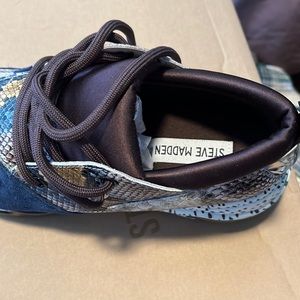 Steve Madden sneakers